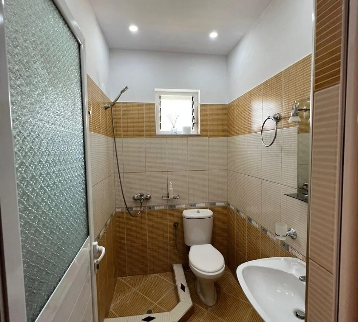 Apartments Sadiku With Sea View Sarandë